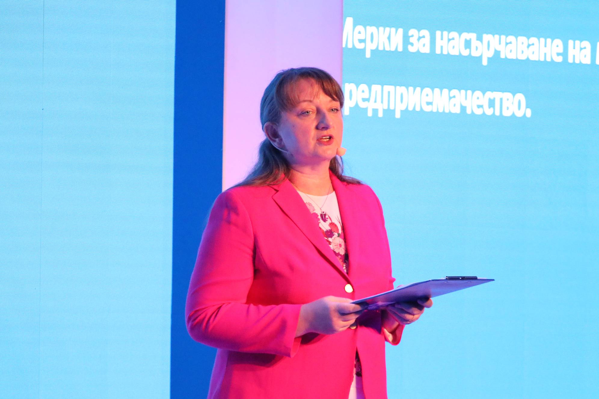  Деница Сачева 